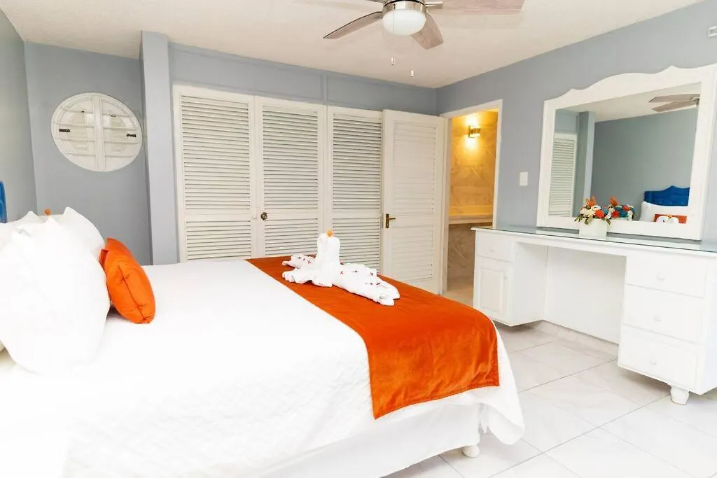 Penzion Coastal Bliss -Oceanview 2-Bedroom Condo In The Heart Of Ocho Rios Town
