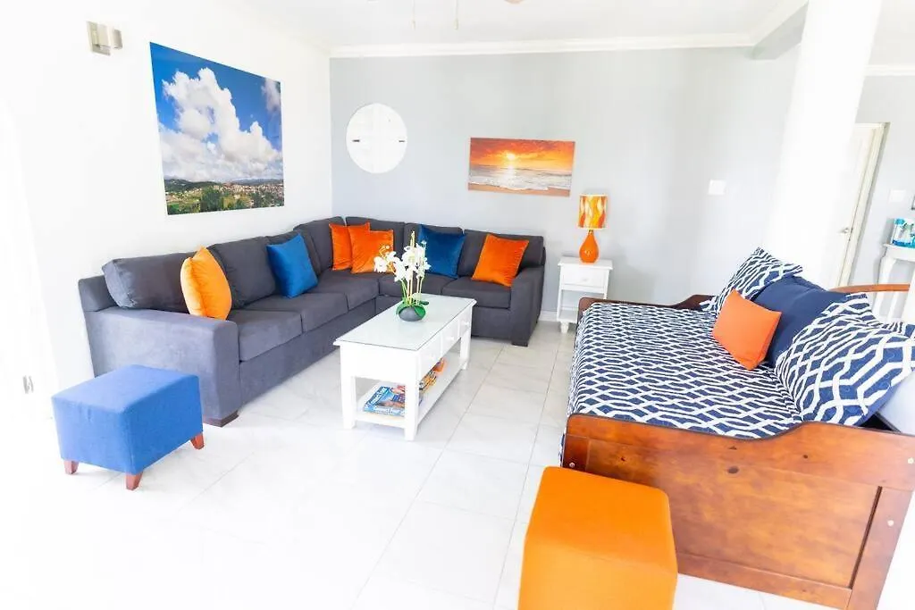Gæstehus Coastal Bliss -Oceanview 2-Bedroom Condo In The Heart Of Ocho Rios Town